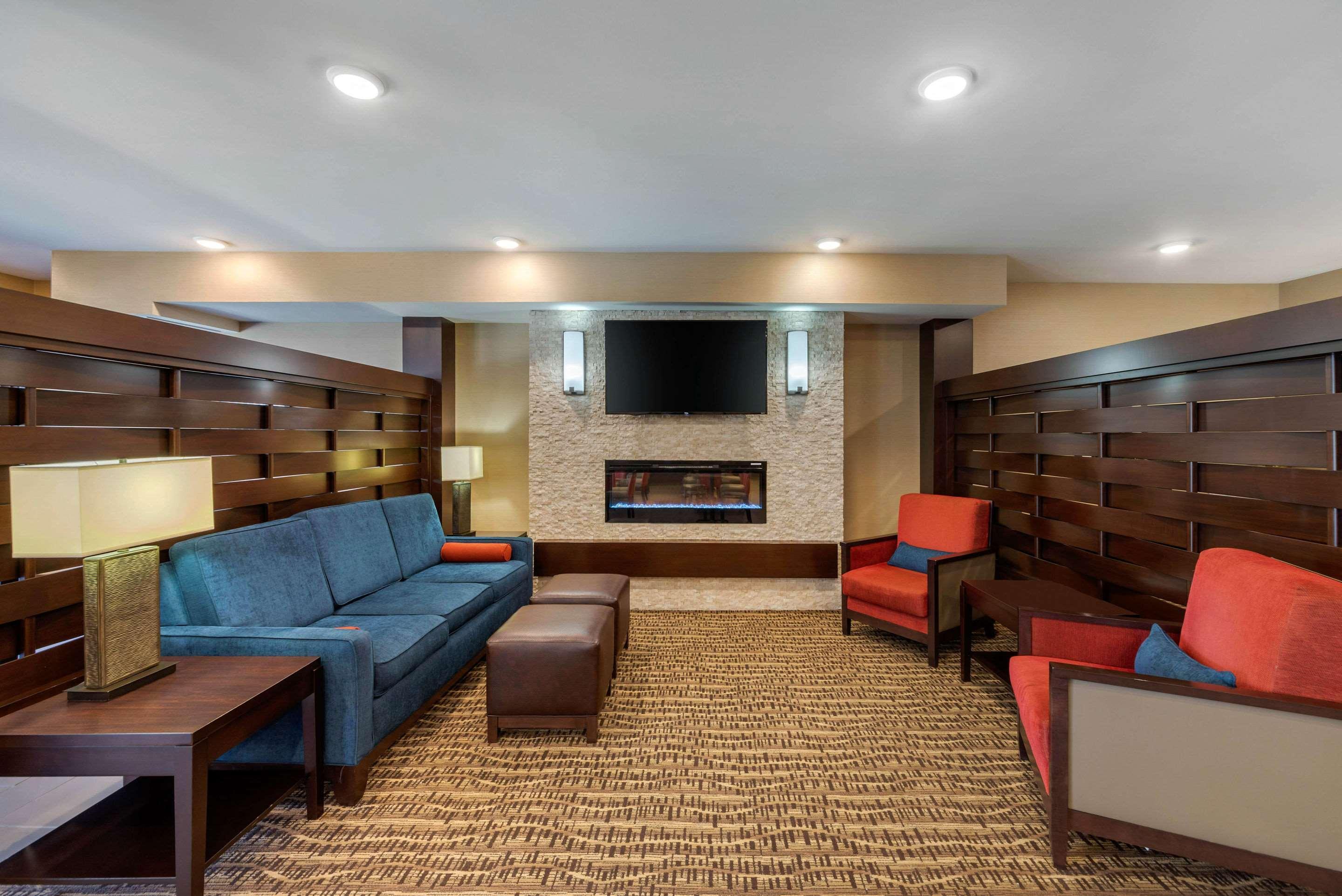 Comfort Inn & Suites Northern Kentucky Wilder Exteriér fotografie